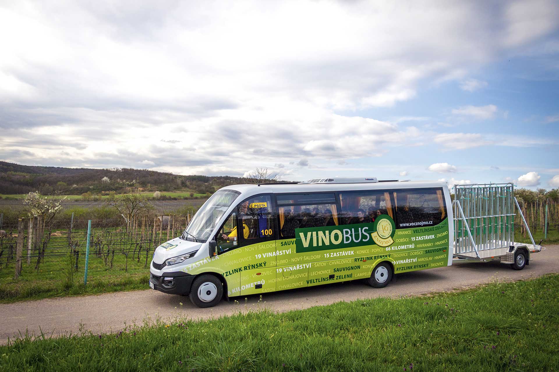 Through the Znojmo District with the VOC Znojmo Vinobus